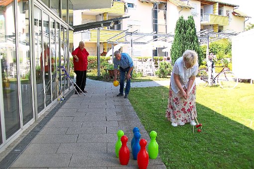 Auch Spiele im Freien werden beim Seniorentreff im Jägerhof angeboten. Foto: Stadtverwaltung Foto: Schwarzwälder-Bote