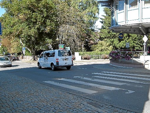 An diesem Knotenpunkt empfiehlt der Verkehrsexperte bei Realisierung der Neuen Mitte einen Kreisverkehr. Foto: Stocker
