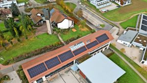 Die Photovoltaik-Anlage auf dem Loßburger Rathausdach. Foto: Gemeinde Loßburg
