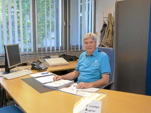 Martin Frank berät regelmäßig im Nagolder Bürgerbüro alle Menschen, die sich ehrenamtlich engagieren wollen. Foto: Trommer Foto: Schwarzwälder-Bote