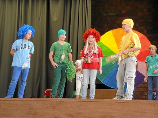Die Kinder hatten großen Spaß, ihr Theaterstück in der Festhalle zu präsentieren. Foto: Brüder-Grimm-Schule Foto: Schwarzwälder-Bote