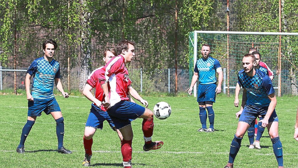 Fussball: NK Zrinski Calw nimmt Hürde in Alzenberg - Fußball ... - Schwarzwälder Bote