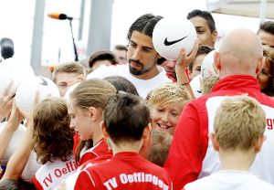 Sami Khedira hat seine Heimat Fellbach besucht. In Oeffingen wird nun der Sportplatz nach dem Weltmeister benannt. Foto: Pressefoto Baumann