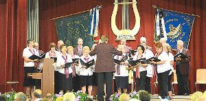 Die Chorgemeinschaft Bitz-Hausen überzeugte  beim Jubiläumskonzert. Foto: Dürrschnabel Foto: Schwarzwälder-Bote