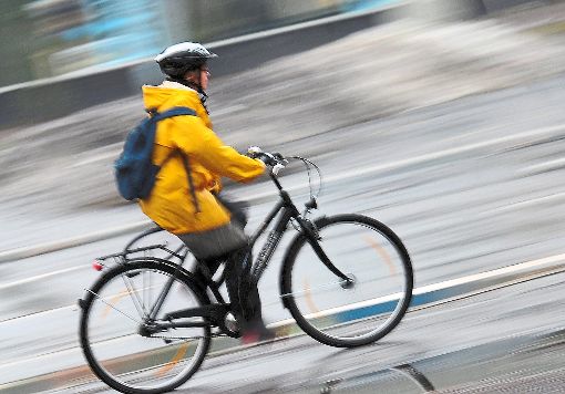 Warm anziehen müssen sich Radfahrer, wenn sie durch Marbach düsen.  Foto: Hanschke Foto: Schwarzwälder-Bote