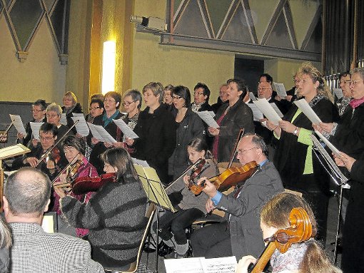 Der Kirchenchor und das Kammerensemble Geislingen führen mit Solisten Schuberts Messe in G-Dur auf. Foto: Schenk Foto: Schwarzwälder-Bote