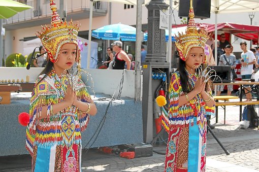 Farbenfroh: Das Thai-Deutsche-Fest findet am kommenden Samstag wieder auf dem Hausacher Klosterplatz statt.  Foto: Selter