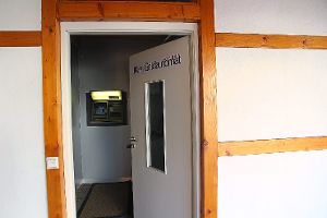 Der geplante Abbau des Geldautomaten könnte sich für den Genossenschaftsladen finanziell nachteilig auswirken. Foto: Schwarzwälder-Bote