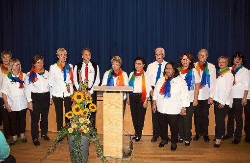 Monika Wehrstein (Mitte) und ihr engagiertes Team feierten das 25-jährige Bestehen der Ambulanten Hospizgruppe in Nagold.  Foto: Priestersbach Foto: Schwarzwälder-Bote