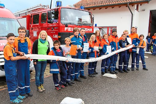 Bei der Olympiade für Jugendfeuerwehren in Grosselfingen belegte die Gruppe Rangendingen II den ersten Platz, gefolgt von Haigerloch, und Winterlingen. Foto: Wolf