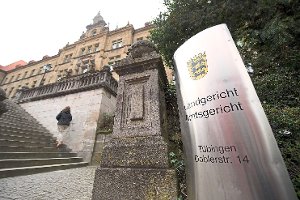 Auf Anordnung des Amtsgerichtes Tübingen sitzt ein 53-Jähriger in Untersuchungshaft. Er soll seine Ehefrau erwürgt haben.  Foto: Kahnert