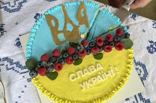 Der Verein „Lahr hilft“ verkauft am Samstag Kuchen für die Ukraine. Foto: Verein