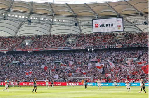 Ausverkaufte Ränge in Cannstatt: Der VfB zieht. Foto: Pressefoto Baumann/Volker Müller