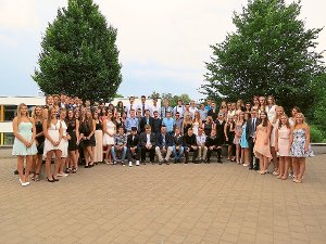 Insgesamt 78 Realschüler haben in Haigerloch ihre Mittlere Reife erreicht. Die Abschlussfeier fand in der Witthauhalle statt.  Foto: Fechter Foto: Schwarzwälder-Bote