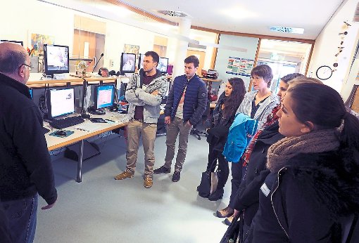 Studenten in der Intensiv-Monitoring-Einheit des Epilepsiezentrums. Foto: Hochschule Offenburg