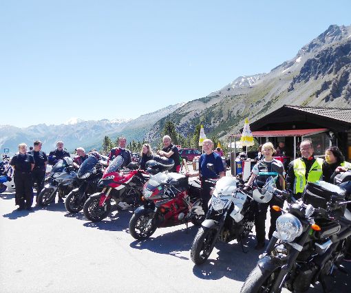 22 Mitglieder des Motorradclubs Schiltach waren bei der Jahresausfahrt mit zwölf Maschinen in den Alpen unterwegs. Foto: MC Foto: Schwarzwälder-Bote