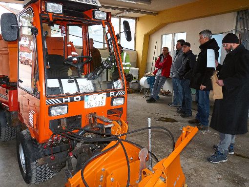 Einen neuen multifunktionalen Kleintraktor braucht der Bauhof, wie der Technische Ausschuss vor Ort feststellte.  Foto: Selter-Gehring Foto: Schwarzwälder-Bote