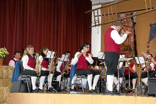 Bei der Musikvereins-Kirbe in Egenhausen zeigte die Musikkapelle Altheim einen Auszug ihres umfangreichen Repertoires. Foto: Sannert Foto: Schwarzwälder-Bote