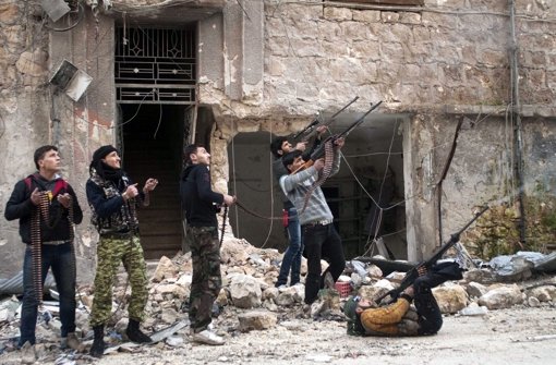 Rebellen in Aleppo (Syrien) im Kampf gegen die Assad-Armee. Foto: dpa
