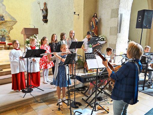 Premiere für die junge Musikgruppe beim Familienzeitgottesdienst in St. Ulrich.  Foto: Noll Foto: Schwarzwälder-Bote