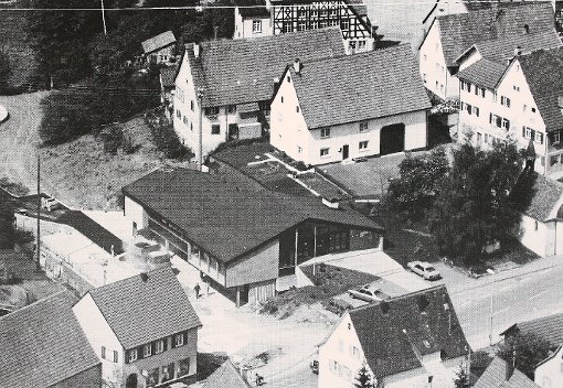Als noch alles in Schuss war: Das Rathaus und der Grosselfinger Ortskern im Jahr 1972.Archiv-Foto: Gemeinde Foto: Schwarzwälder-Bote