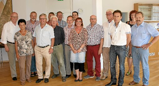 Auf seiner Sommertour besucht Volker Kauder (links) auch den Bochinger Kronesaal. Foto: CDU Foto: Schwarzwälder-Bote
