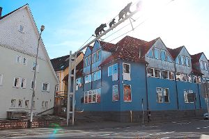 Das Objekt der Begierde: Unter dem rechten Gebäude würde Markus Stoll in Zukunft gerne Partys feiern und den Club 46A wieder aufleben lassen. Foto: Pohl