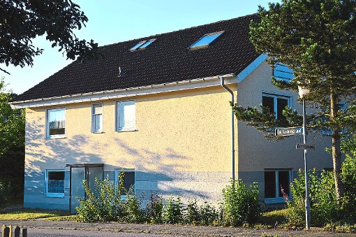 Das Gebäude im Lachengrund 17/1 soll für den Kindergartenbetrieb umgebaut werden.  Foto: psw Foto: Schwarzwälder-Bote