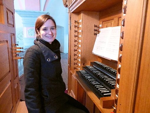 Eine virtuose Organistin ist Lydia Schimmer. Sie begeistert beim Orgelkonzert in Villingen  mit einem Barock-Programm, das Werke von Johann Sebastian Bach, Johann Nicolaus Hanff und Nicolas de Grigny bietet.  Foto: Kouba Foto: Schwarzwälder-Bote