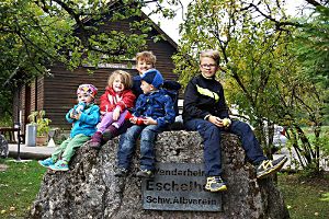 Auf dem Eschelhof hat der Albverein Bitz ein Familienwochenende verbracht.  Foto: Seebold Foto: Schwarzwälder-Bote