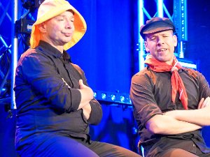 Das Komiker-Duo Helge und das Udo traten    in der  Nagolder Seminarturnhalle auf. Foto: Stadler Foto: Schwarzwälder-Bote