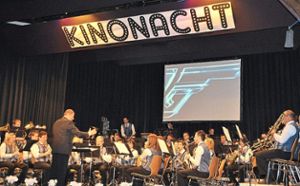 Unter dem Motto Kinonacht stand das Konzert des Blasorchesters Bad Dürrheim, von dem das Publikum begeistert war.   Foto: Kaletta Foto: Schwarzwälder-Bote