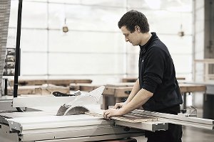 Über Berufe  im Möbelhandwerk informiert Duravit morgen, Samstag, im Werk Schenkenzell.  Foto: Duravit Foto: Schwarzwälder-Bote