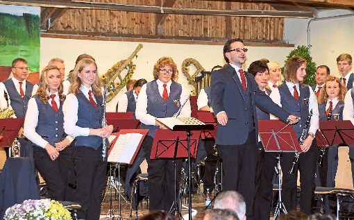 Die Musikkapelle Unterbaldingen in ihren neuen schmucken Uniformen  Foto: Limberger Foto: Schwarzwälder-Bote