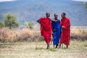 Profifotograf Reiner Harscher nimmt seine Gäste im Rahmen der Live-Multivision Sehnsucht Afrika  mit zu den Maasai. Foto: Harscher Foto: Schwarzwälder-Bote