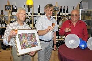 Karl Heinz Geiges (links) und Hansjörg Kieffer (rechts) freuen sich, ab kommender Woche im Weinhaus Baum bei Michael Binz ihre Werke ausstellen zu dürfen. Foto: Palik Foto: Schwarzwälder-Bote
