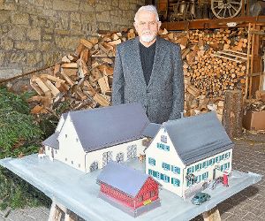 Josef Schelhammer hat nun sein 18. historisches Anwesen von Bildechingen fertiggestellt – dieses Mal war es das Gasthaus Löwen. Foto: Morlok Foto: Schwarzwälder-Bote