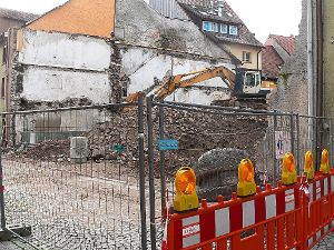 Nichts geht auf der Baustelle an der Villinger Gerberstraße. Bis 5. Dezember soll die Straße wieder befahrbar sein.   Foto: Klausner Foto: Schwarzwälder-Bote