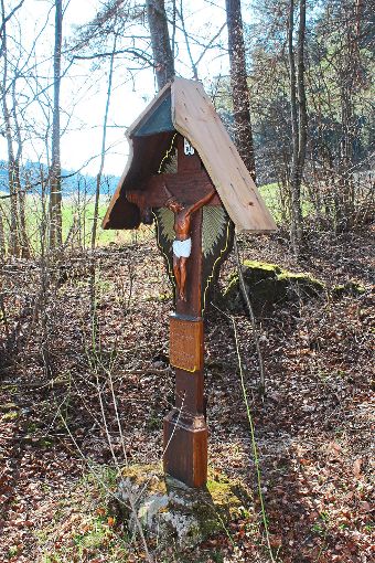 Diebe hatten es auf das Kupferdach des Riebrickle Kreuz auf Gemarkung Weilersbach abgesehen.  Foto: Preuß Foto: Schwarzwälder-Bote