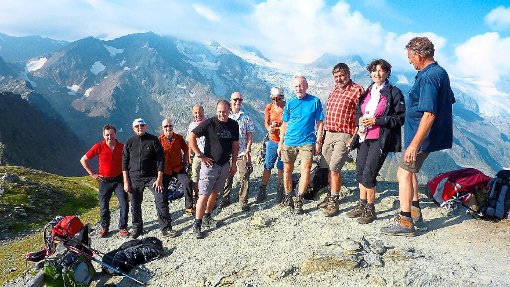 Bei ihrer Wanderung genoss die Gruppe aus Höfen/Enz zahlreiche schöne Ausblicke.  Foto: Schwarzwaldverein Foto: Schwarzwälder-Bote