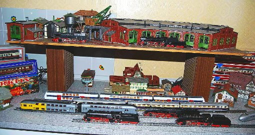 Ein kleiner Teil aus der großen Eisenbahn-Modellsammlung von Egon Lang  Foto: Born Foto: Schwarzwälder-Bote