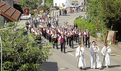Die Prozession in Roßwangen Archivfoto: Hahn Foto: Schwarzwälder-Bote