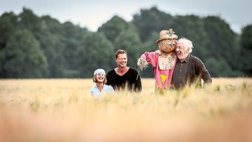 Dieter Hallervorden glänzt zusammen mit Emma und Til Schweiger im Film Honig im Kopf. Foto: Warner Foto: Schwarzwälder-Bote