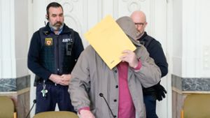 Der Angeklagte wurde zu zwölf Jahren Haft verurteilt. Foto: Uwe Anspach/dpa