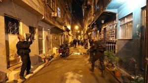 Militärpolizei stürmt Favelas in Rio