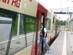 Insbesondere mit Blick auf die Landesgartenschau 2028 wünscht sich Rottweil  für das bequemere Ankommen Bahnreisender in der Innenstadt eine weitere Ringzughaltestelle Stadtmitte. Foto: Scheidel