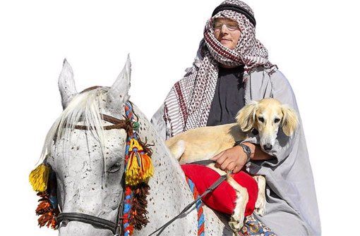 Erstmals im Programm bei den Donaueschinger Windhundtagen sind Falknershows mit Flug- und Jagdszenen, präsentiert von orientalischen Jägern zu Pferde. Foto: Veranstalter
