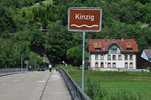 Dringend sanierungsbedürftig: die Arche-Brücke zwischen Haslach und Fischerbach bei Schnellingen.   Foto: Kluckert