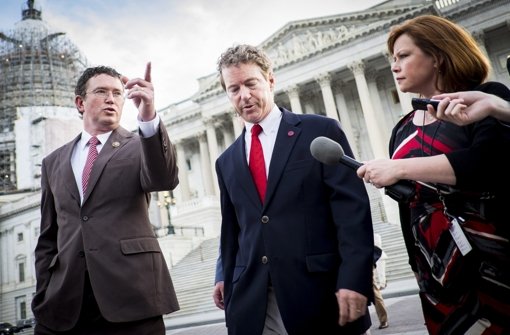 Senator Rand Paul (Mitte) will das NSA-Spähprogramm ersatzlos streichen. Foto: dpa
