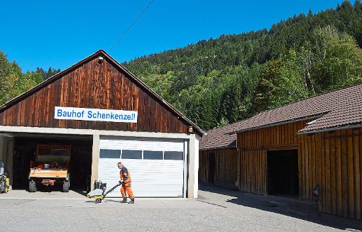 Der Bauhof Schenkenzell wird für den Winterdienst ein offenes Salzlager einrichten und einen gebrauchten Stapler zum Beladen  erhalten.  Foto: Herzog Foto: Schwarzwälder-Bote